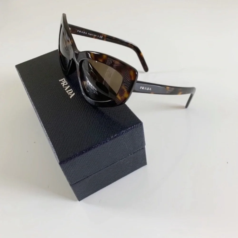 Free Prada Sunglasses, New - Picture 7 of 10